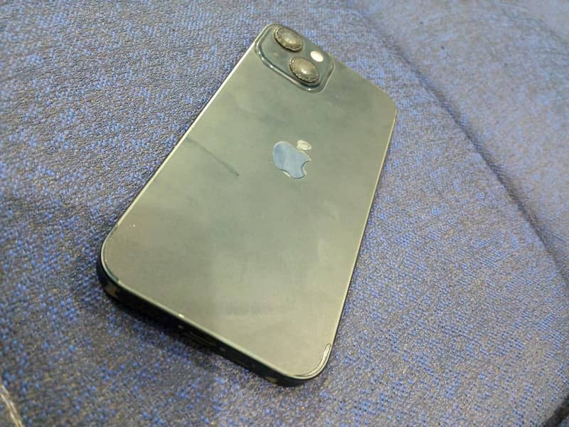 Apple iPhone 13 0