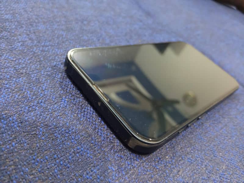 Apple iPhone 13 2