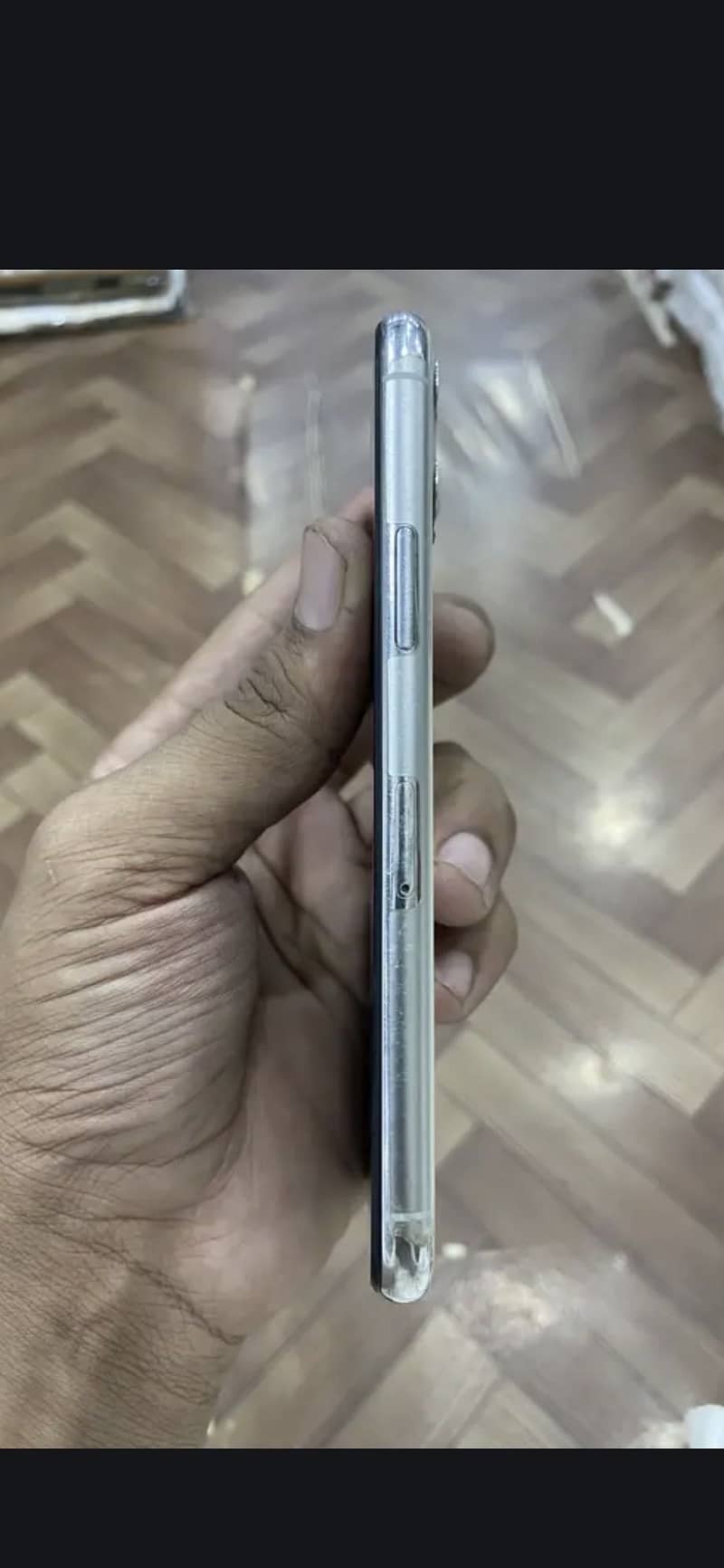 Apple iPhone 11 Pro 4
