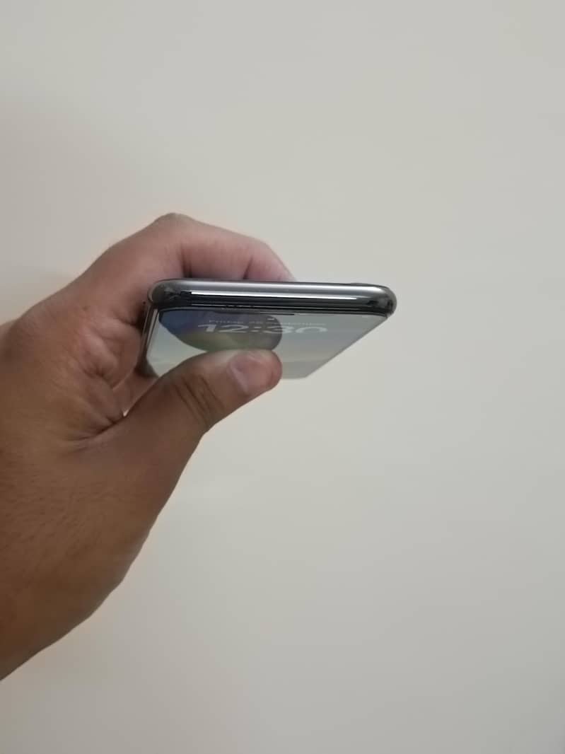 Apple iPhone X 3