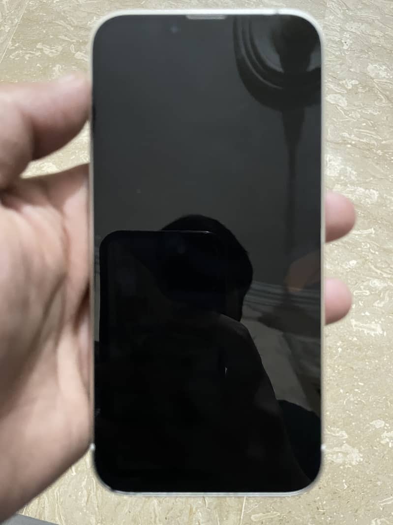 Apple iPhone 13 4