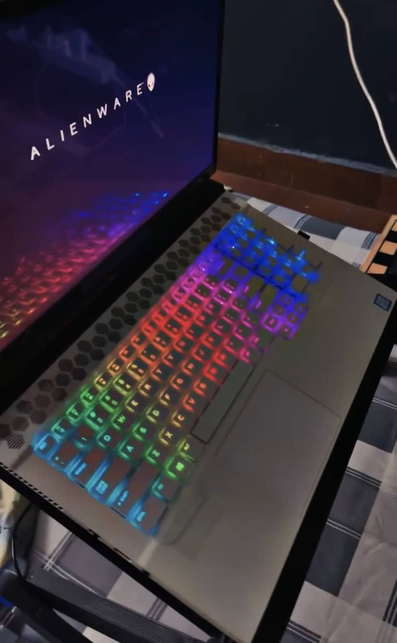 Alienware M17 R2 10/10 condition 0