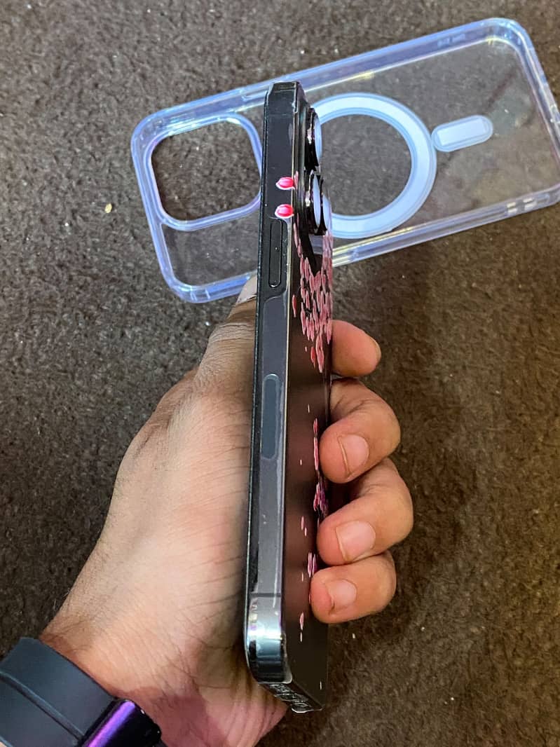 Apple iPhone 13 Pro 4