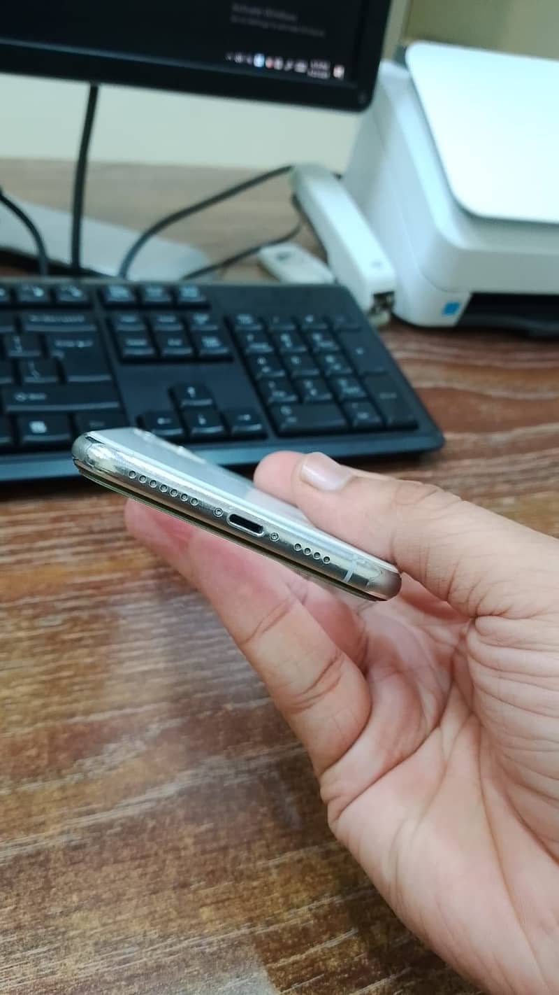 Apple iPhone 11 Pro Max 3