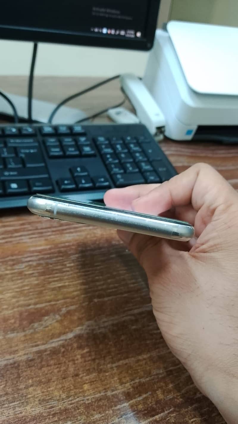 Apple iPhone 11 Pro Max 5