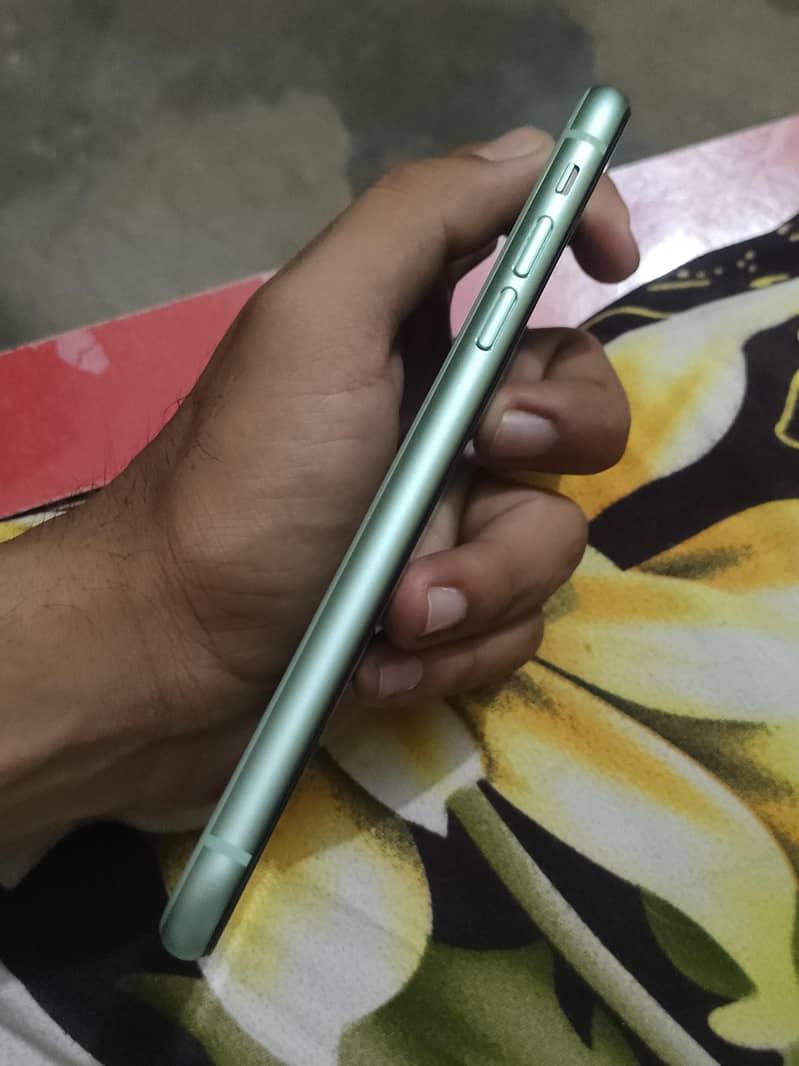 Apple iPhone 11 2