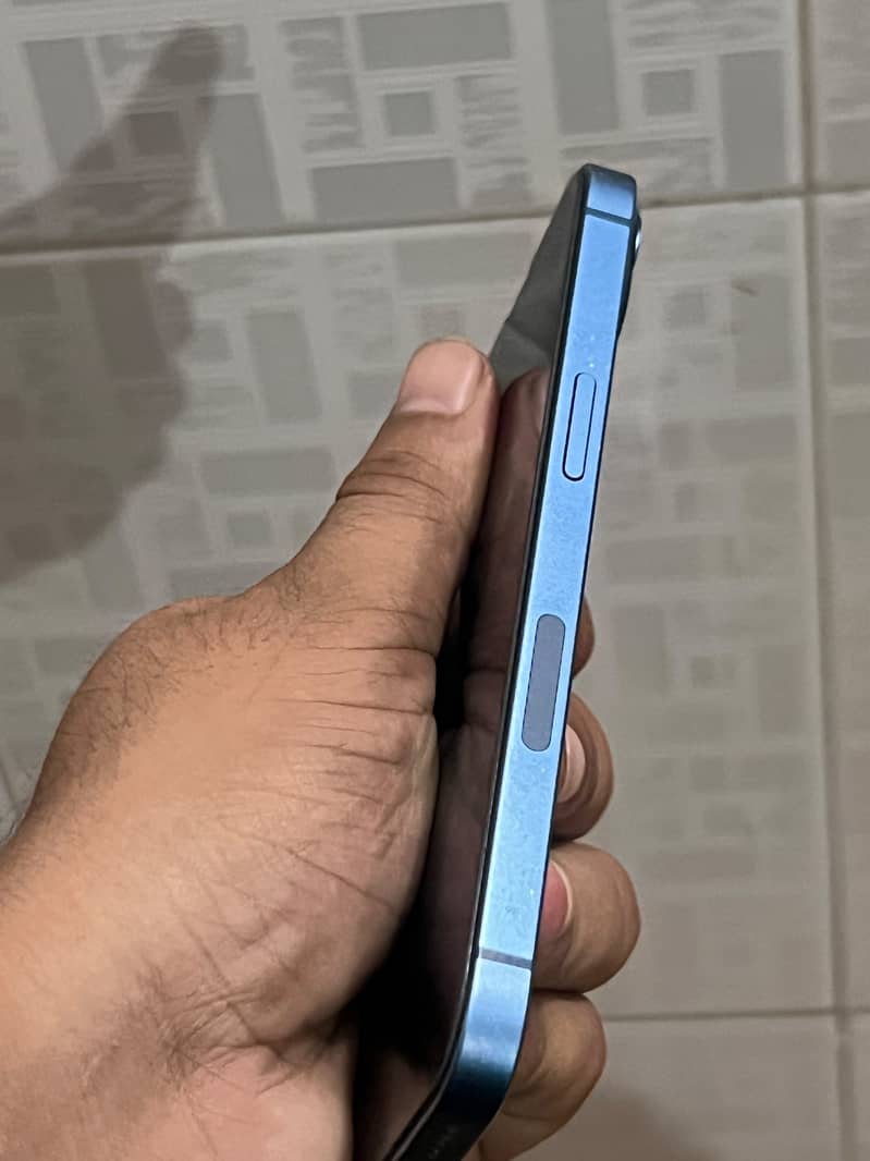 Apple iPhone 13 3