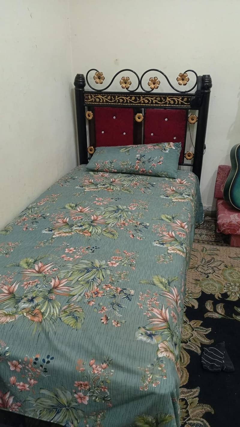 iron  single bed 0