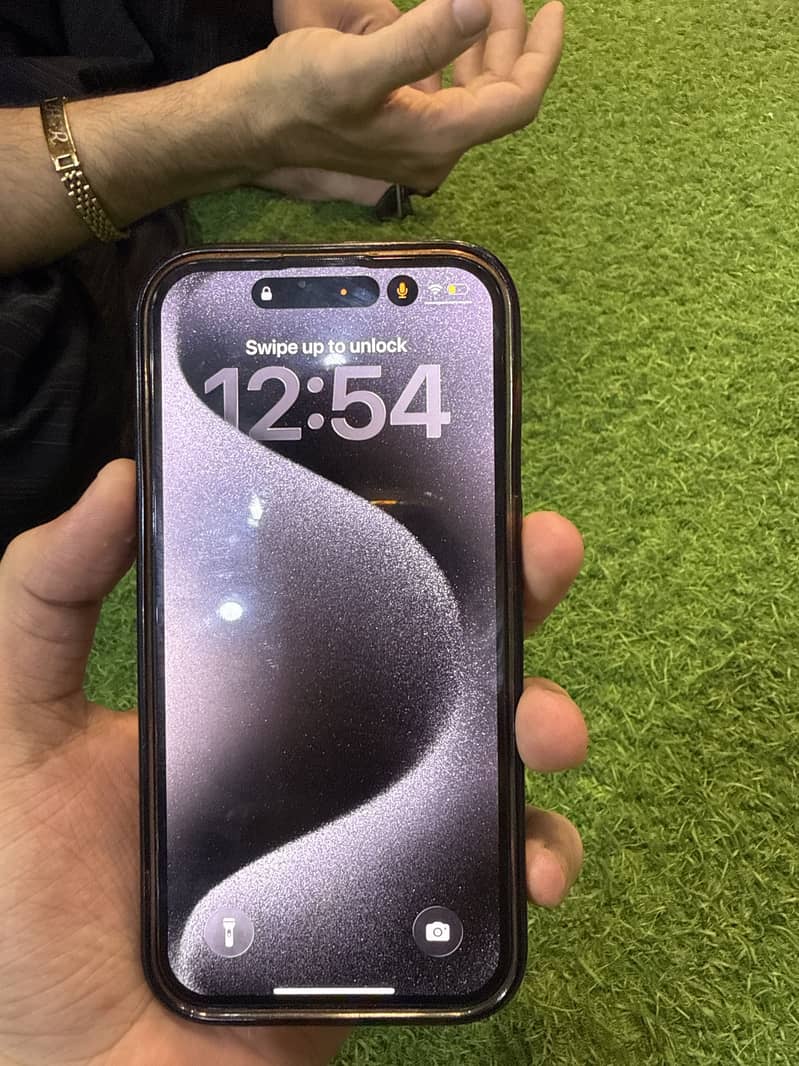 Apple iPhone 15 Pro 0