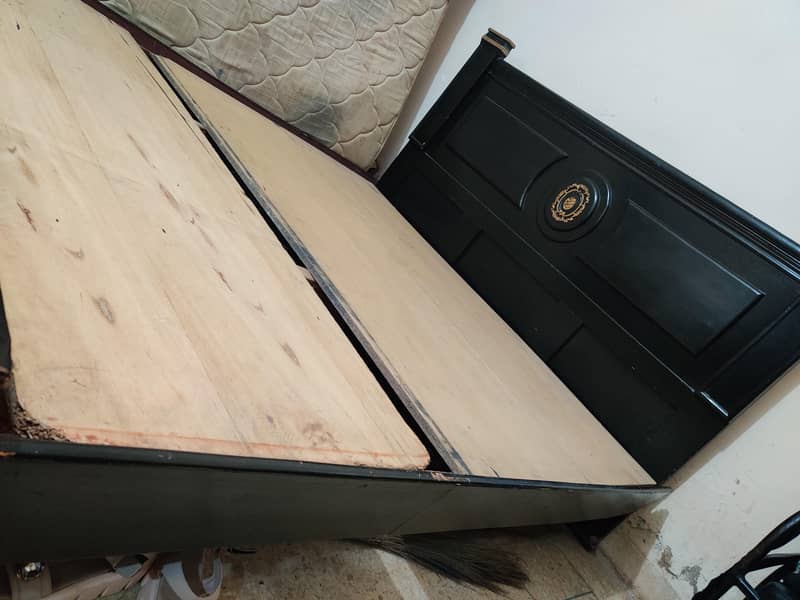 King bed 0
