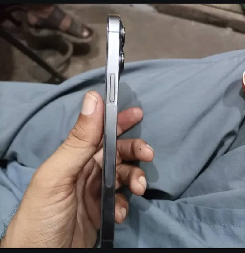 Apple iPhone 13 Pro 1