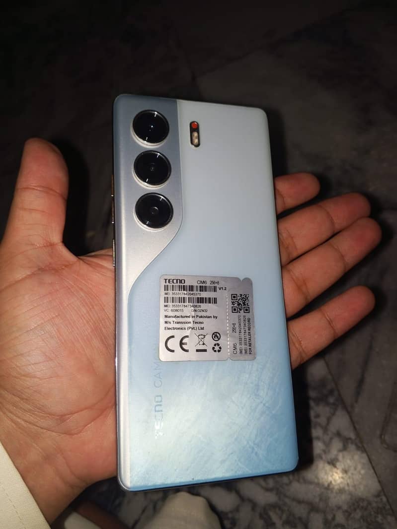 Tecno CAMON 40 Pro 1