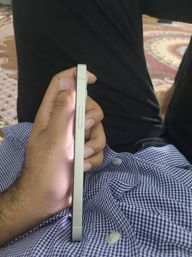 Apple iPhone 12 3