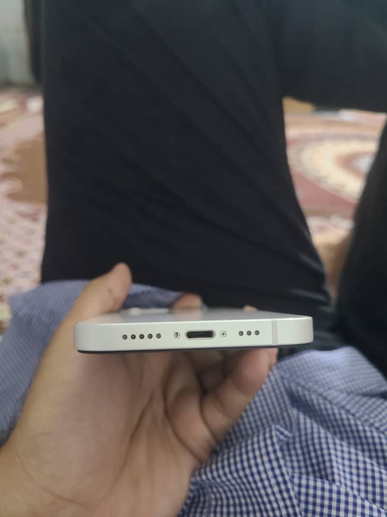 Apple iPhone 12 6