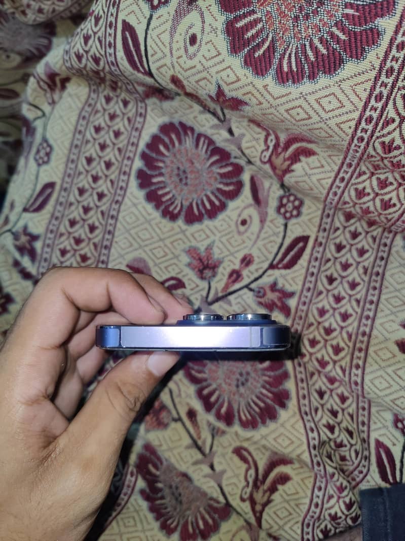 Apple iPhone 14 Pro 2
