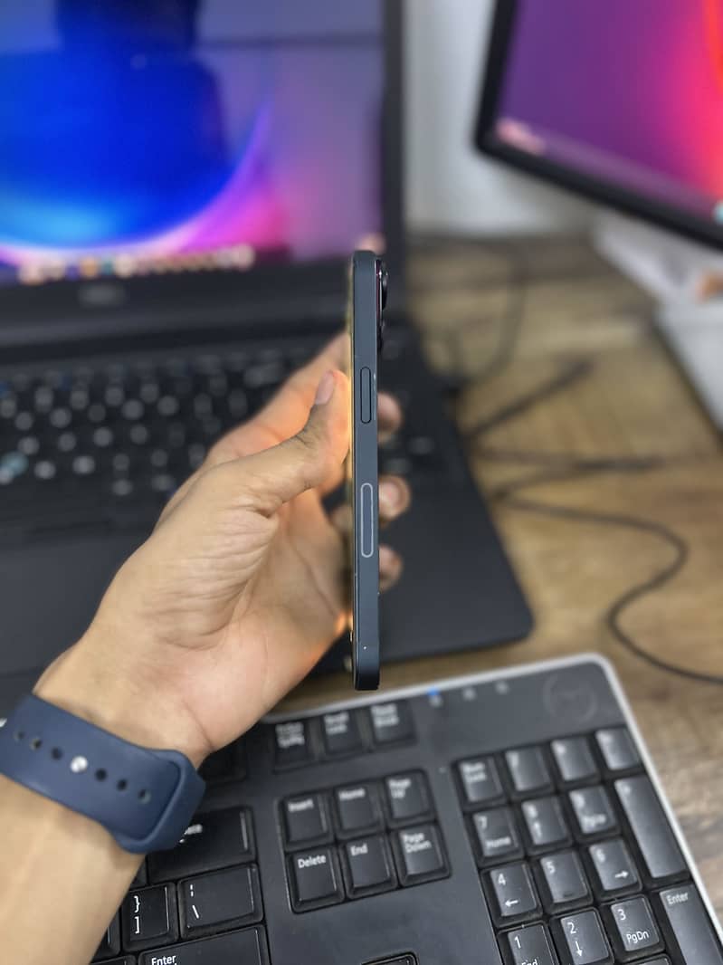 Apple iPhone 14 3
