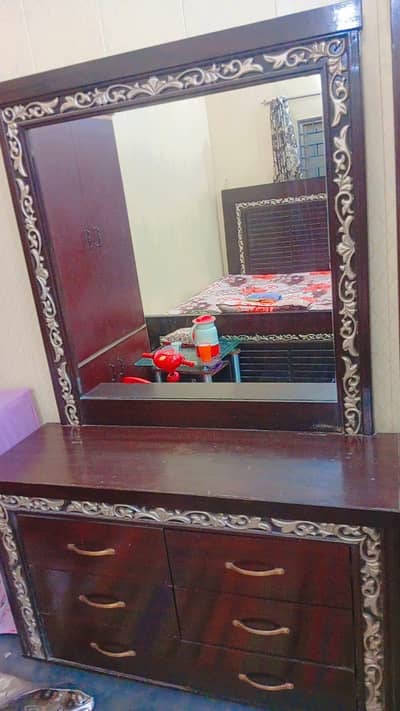 Beautiful Wooden Dressing Table with Mirror – For Sale