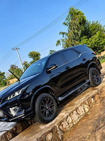 Toyota Fortuner GR-S 2025
