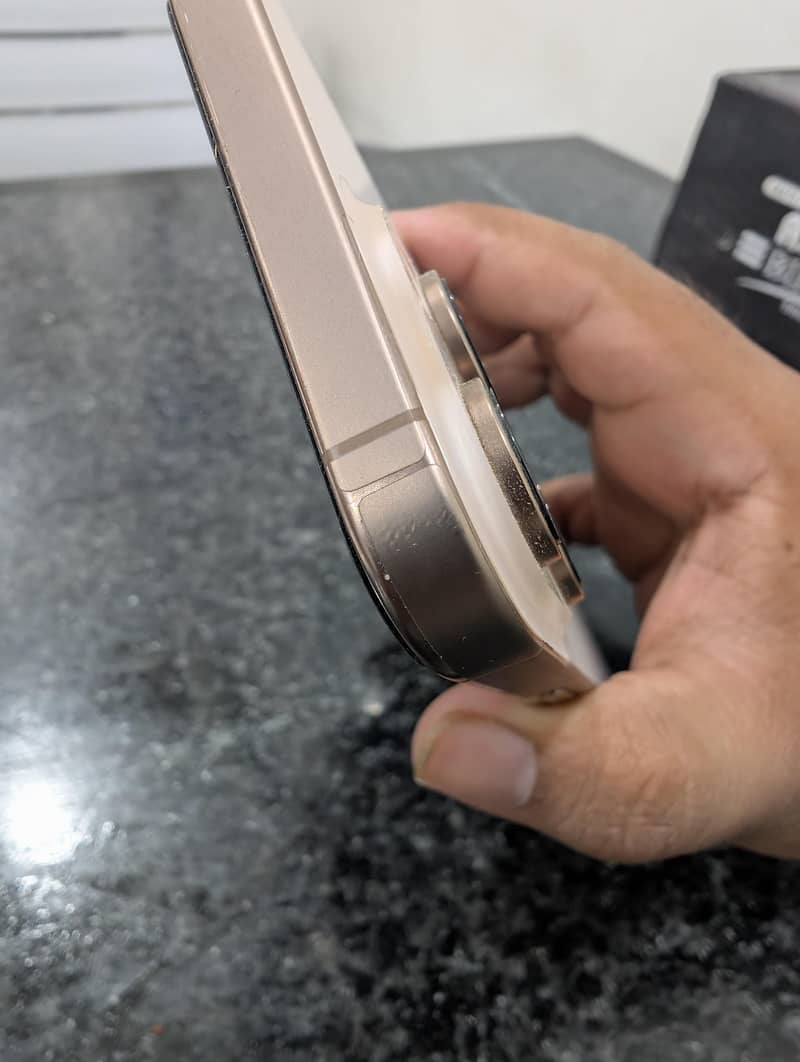 Apple iPhone 16 Pro Max 5