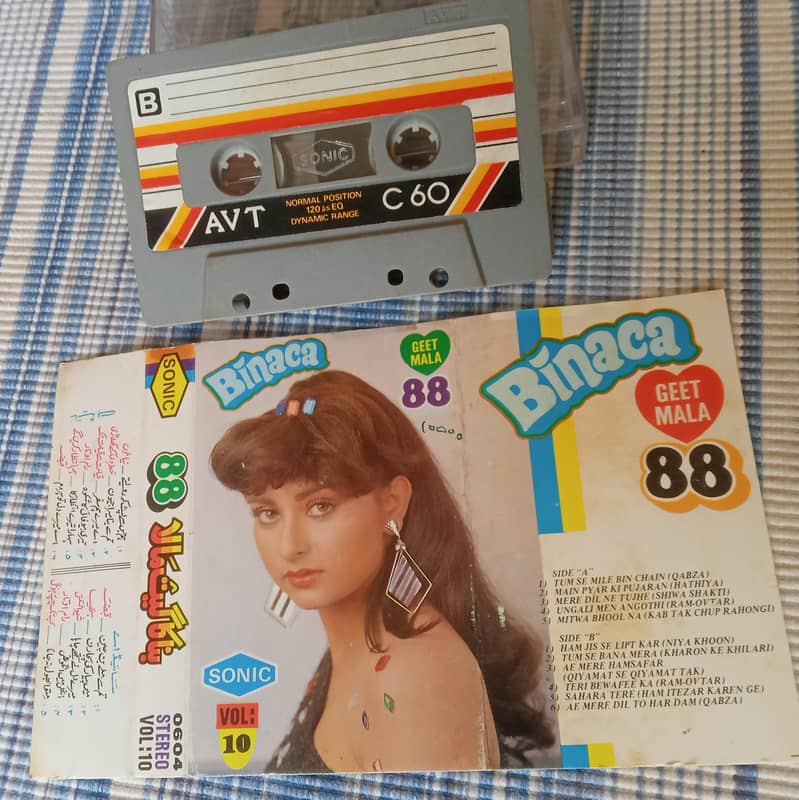 AUDIO CASSETTES 4