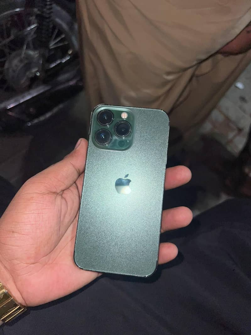 Apple iPhone 13 Pro 0