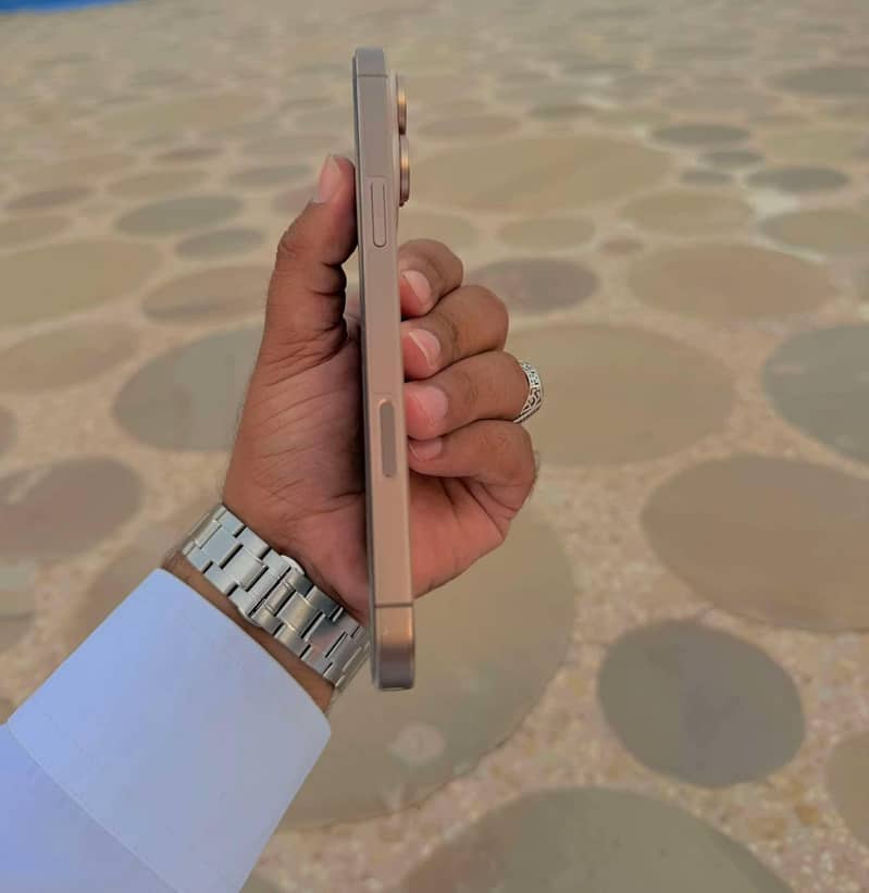 iphone 16pro max Dessert Titanium 2