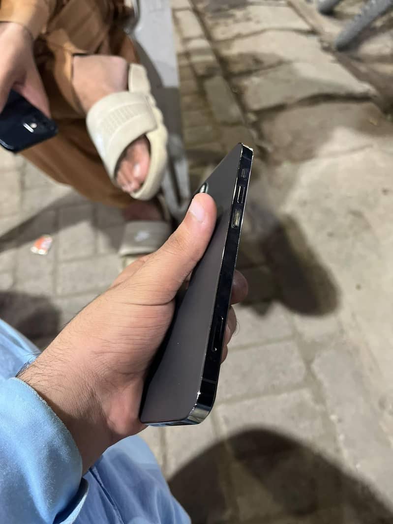 Apple iPhone 12 Pro 2