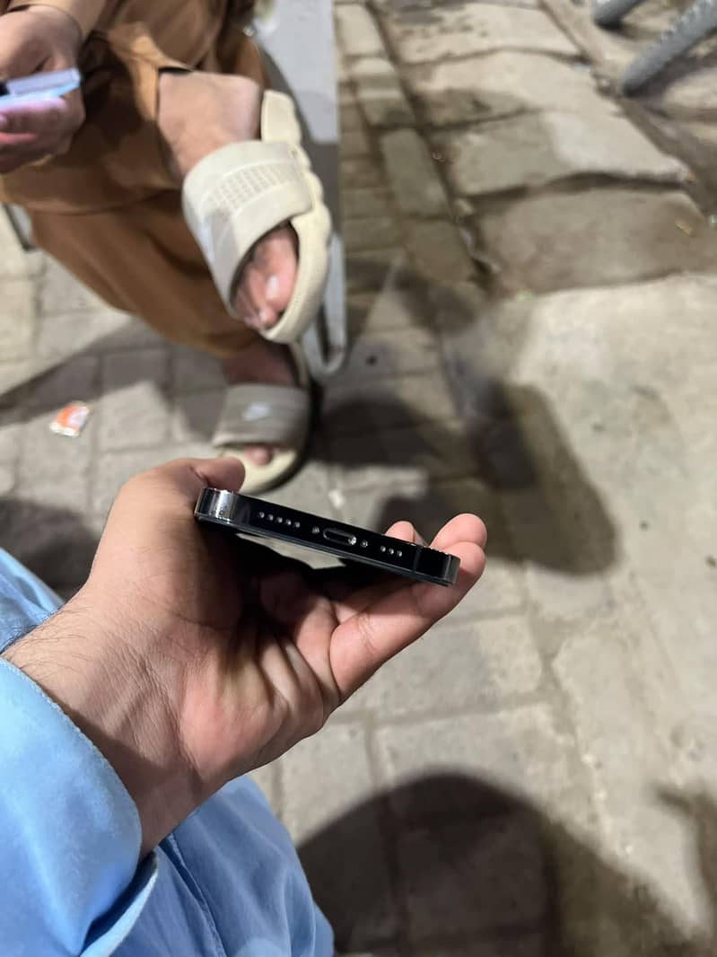 Apple iPhone 12 Pro 3
