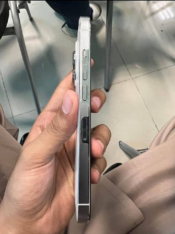 Apple iPhone 13 Pro 2