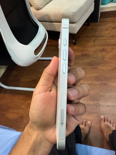 Apple iPhone 16e