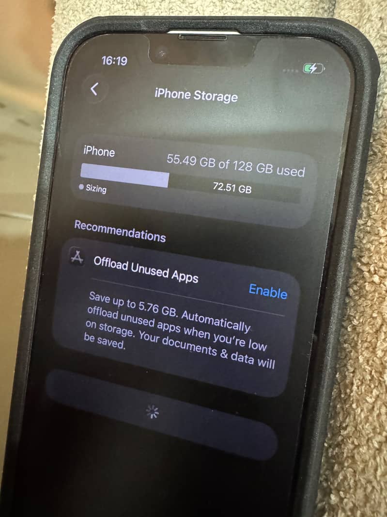 Apple iPhone 16e 7