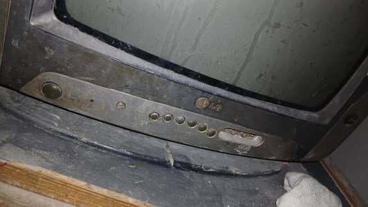LG TV for Sale – Repair Required LG Old TV – Screen OK