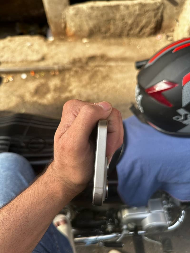 Apple iPhone 15 Pro Max 4