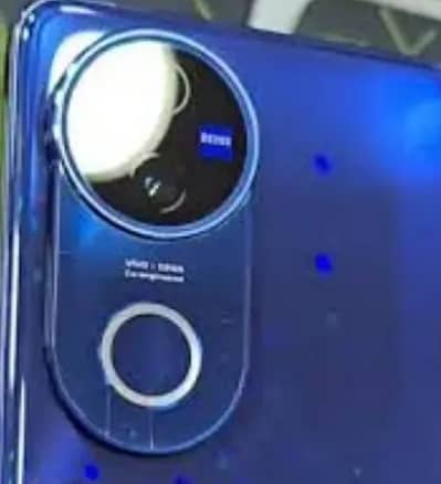 Vivo V50