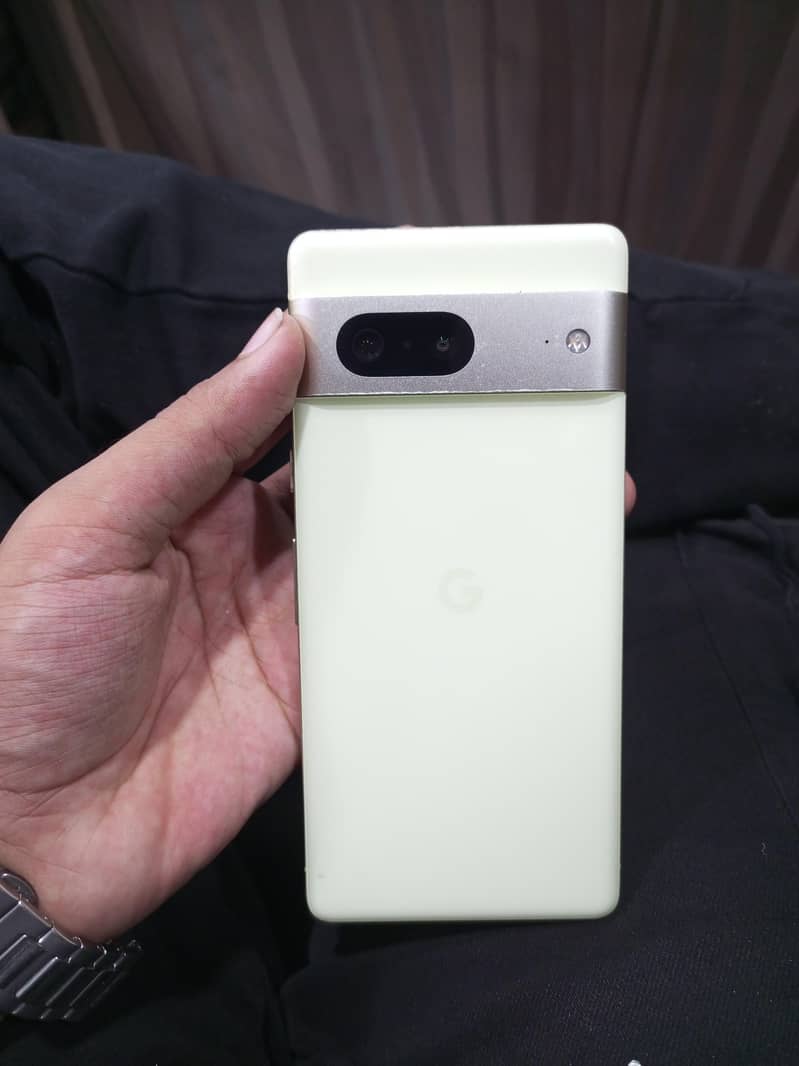Google Pixel 7 4