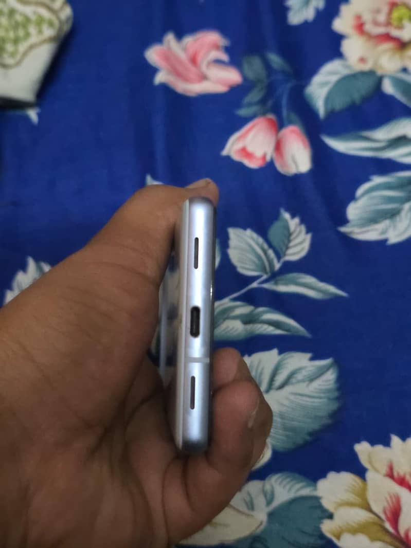 Google Pixel 7a 3