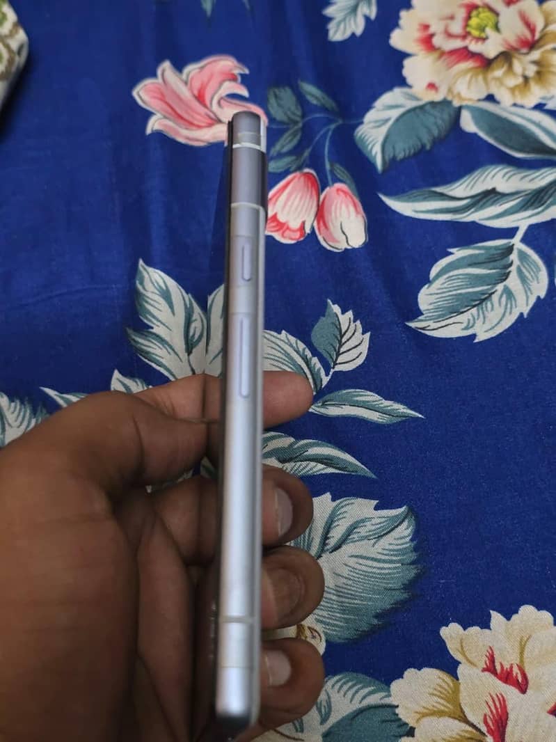 Google Pixel 7a 4