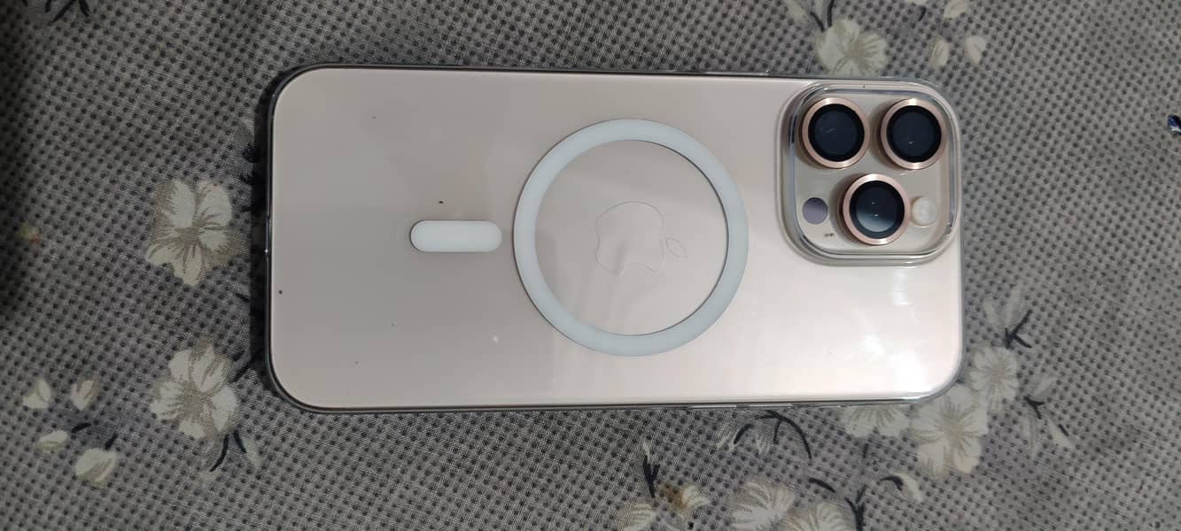 Apple iPhone 16 Pro Max 5