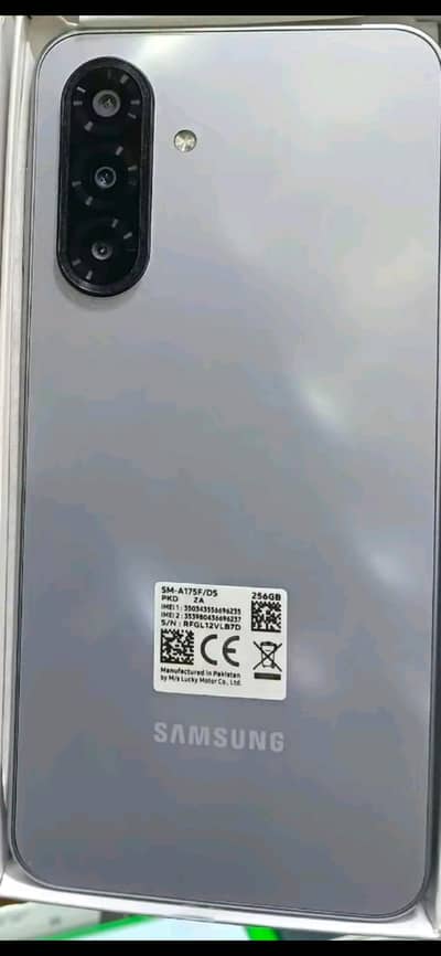 Samsung A17  8+8Gb,256Gb