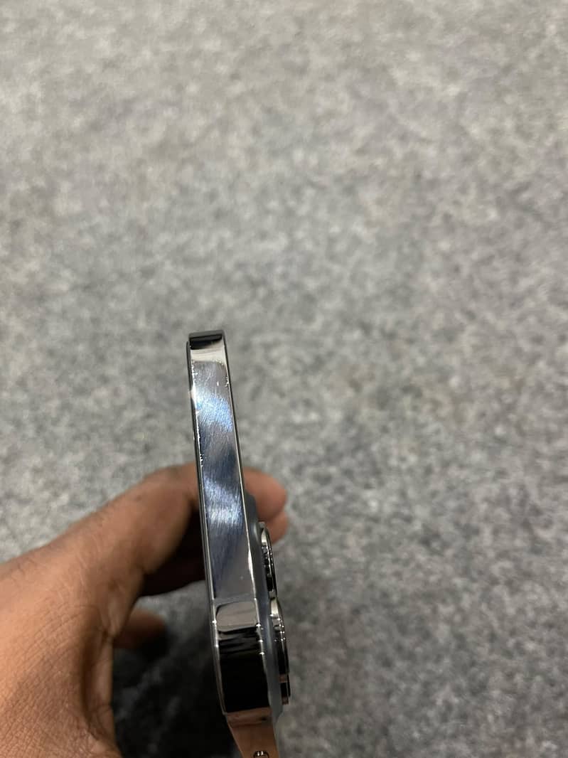 Apple iPhone 13 Pro Max 3
