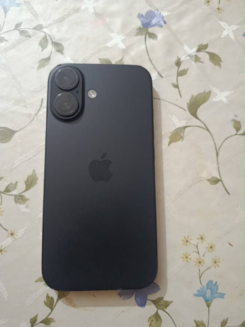 Apple iPhone 16 0