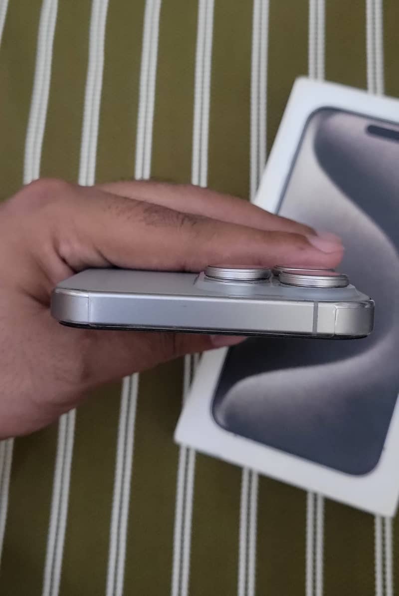 Apple iPhone 15 Pro Max 1