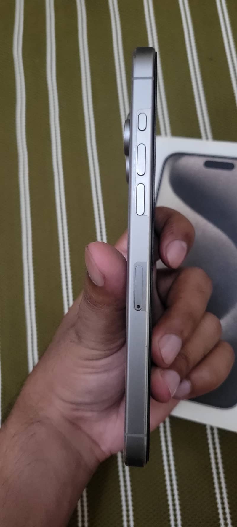 Apple iPhone 15 Pro Max 2