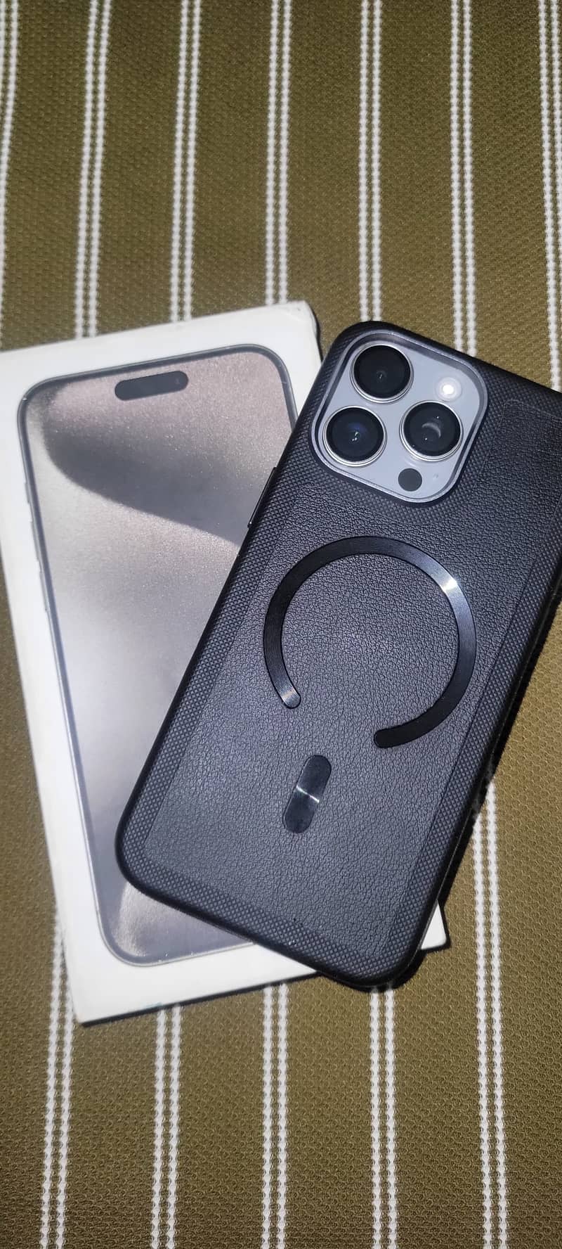 Apple iPhone 15 Pro Max 3