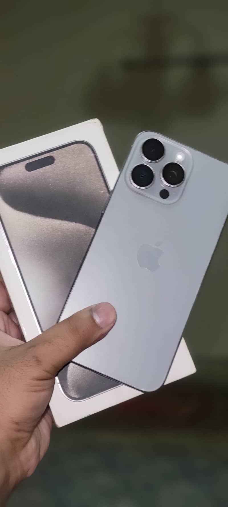 Apple iPhone 15 Pro Max 4