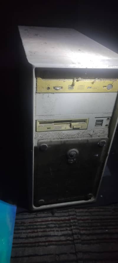 old cpu and moniter p3