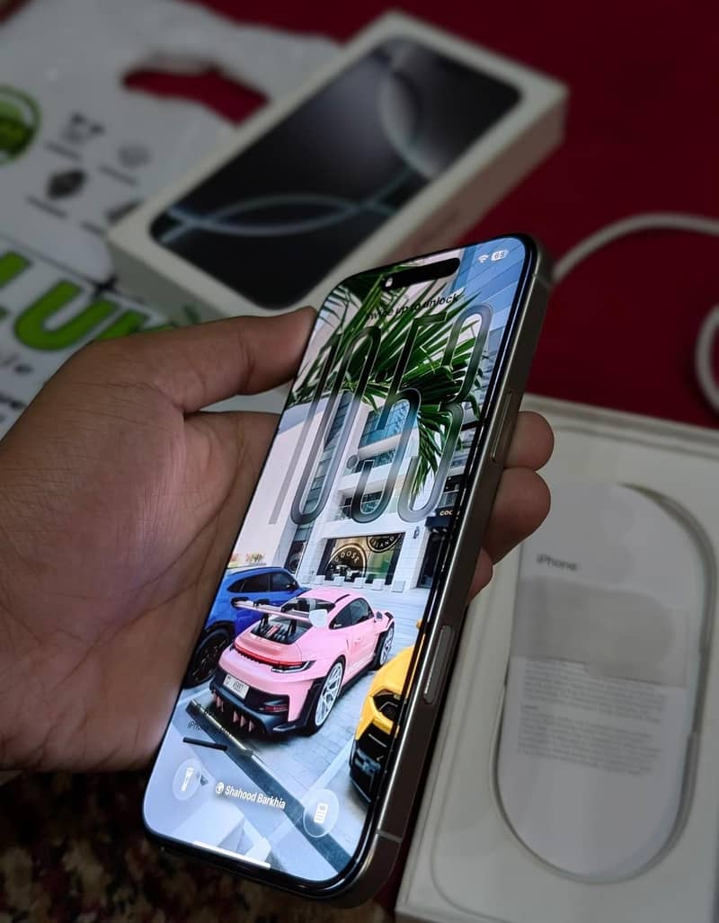 Apple iPhone 16 Pro Max 8