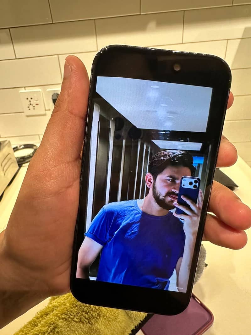 Apple iPhone 14 Pro 1