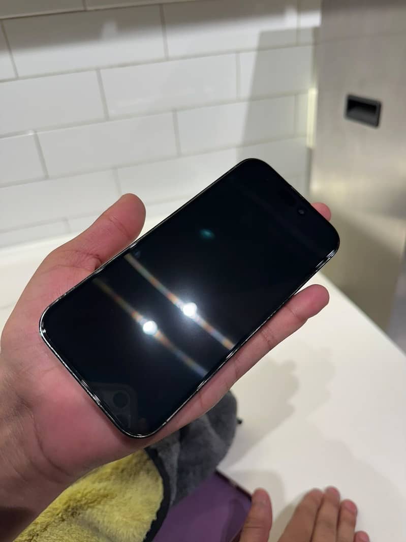 Apple iPhone 14 Pro 2