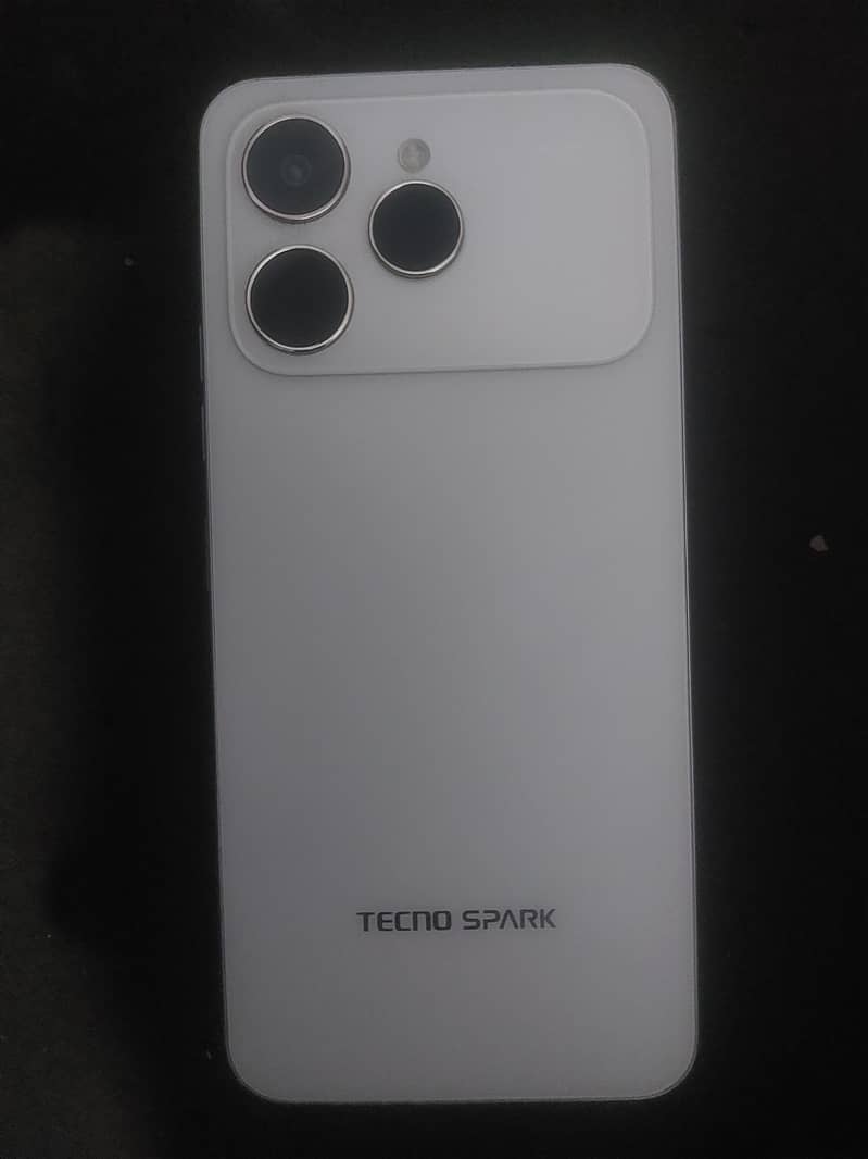 tecno Spark 40 0